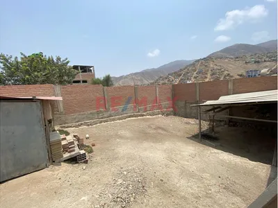 Vendo Potencial Terreno 700M2 Excelente Ubicación + Casa Ingreso Independiente + Cochera + Gran Terreno A Pocos Pasos De Av Principal Victor Malasquez
