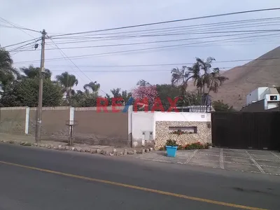 Gran Oportunidad De Vivir En La Molina. Se Vende Casa Con Excelente Ubicación.