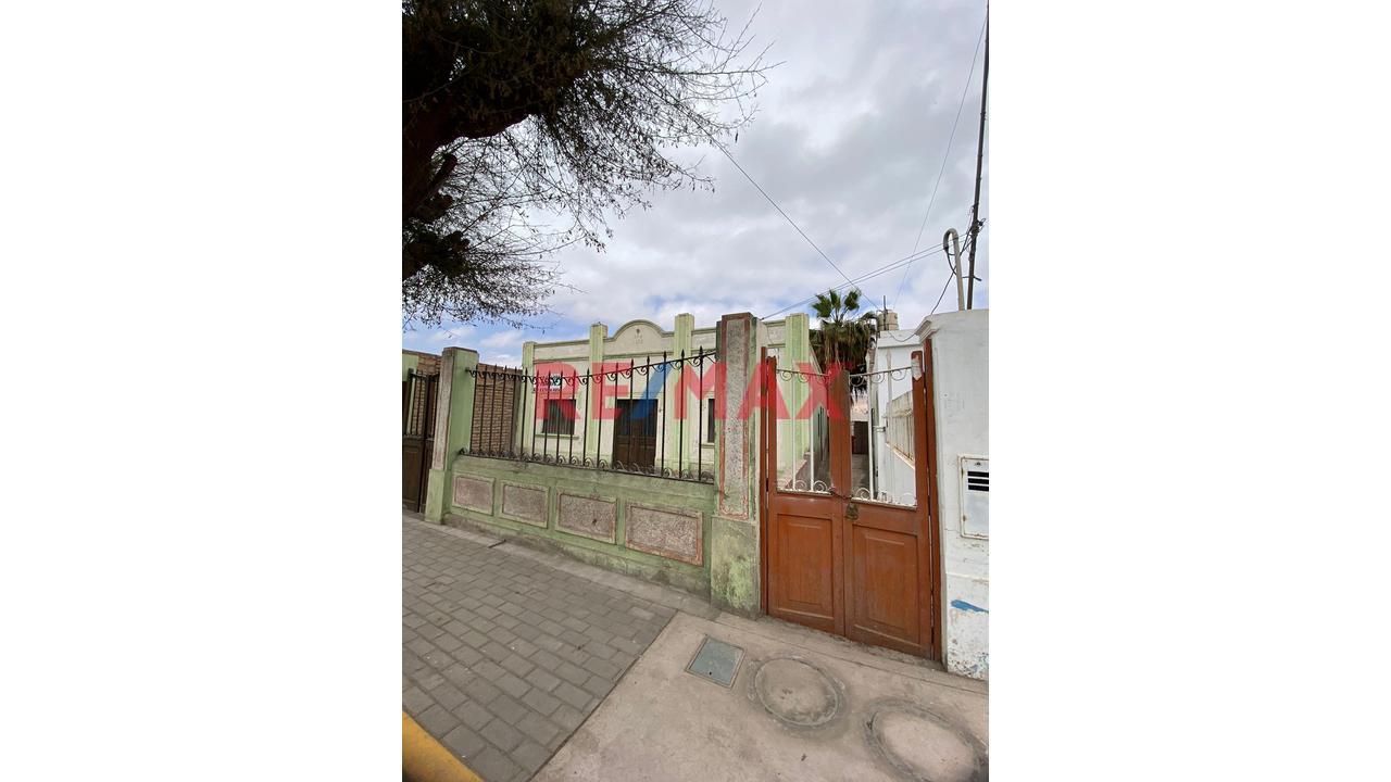 Venta De 40% De Acciones Y Derechos (361 M²) | Terreno Con Doble Fachada En Cocachacra – Islay