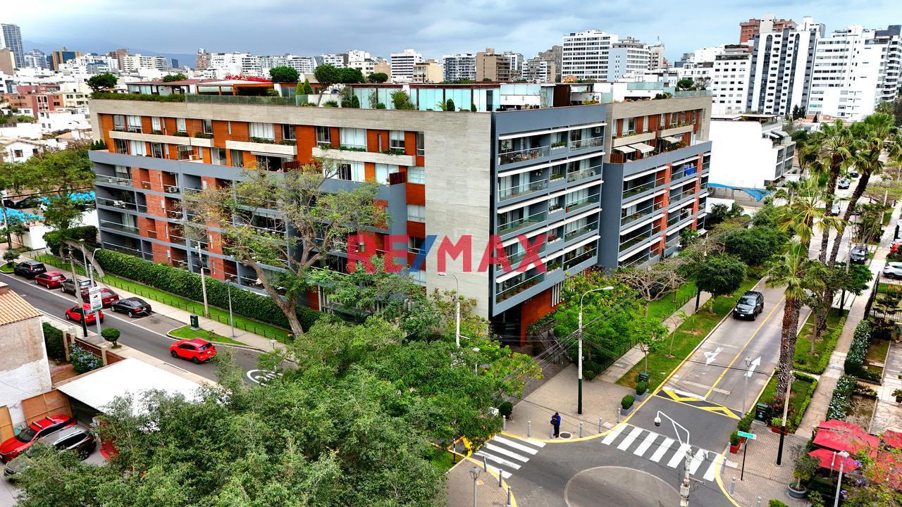Venta Departamento Dúplex En San Isidro Con Jardín Y Terraza| 306 M² + 3 Cocheras.