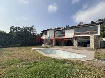 Exclusiva Residencia En Casuarinas