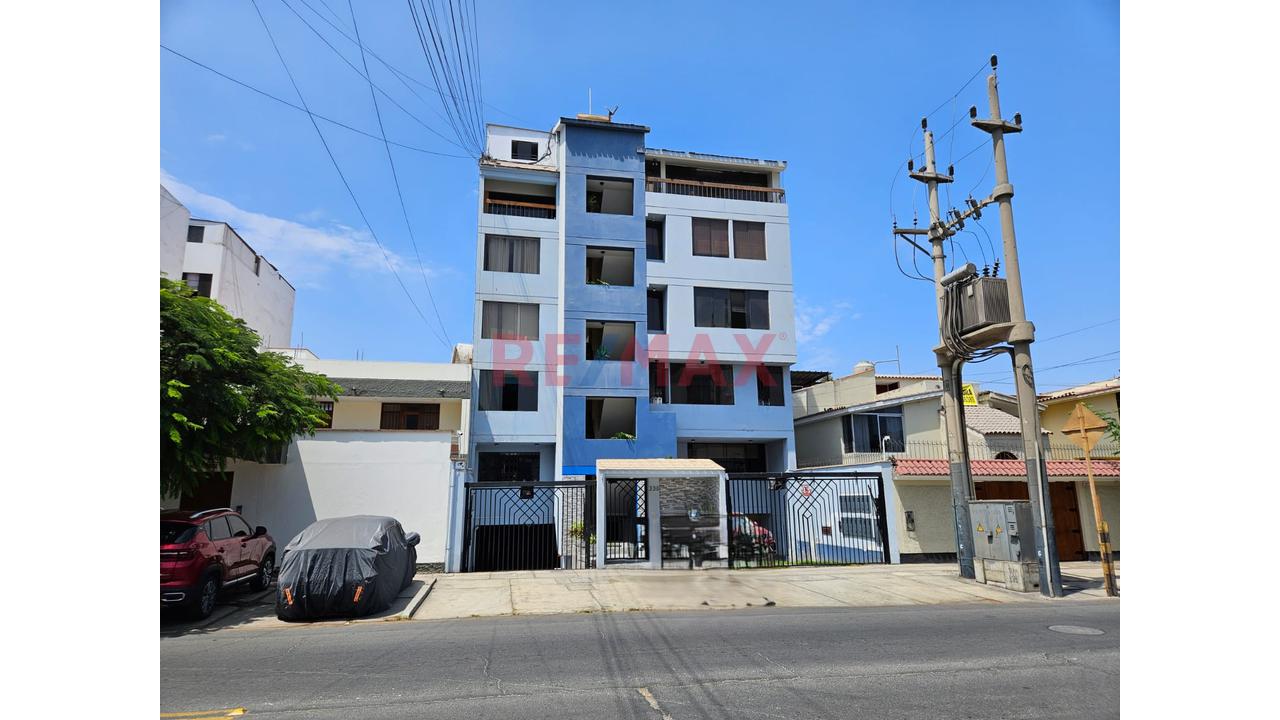 Venta De Flat De 121 M2, Con Balcon Cerca A. Galvez Barrenechea