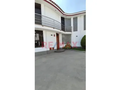 Casa en venta · Miami 175, La Molina · 276 m², 5 dorm.