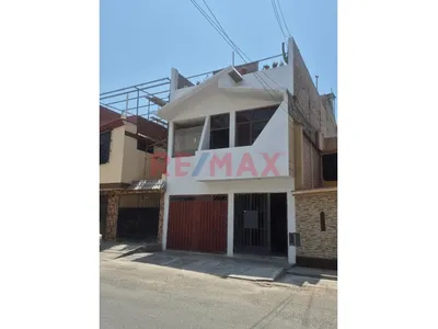 🏠 Oportunidad Casa De 3 Pisos Con Alta Proyección – Urb. San Diego, Smp