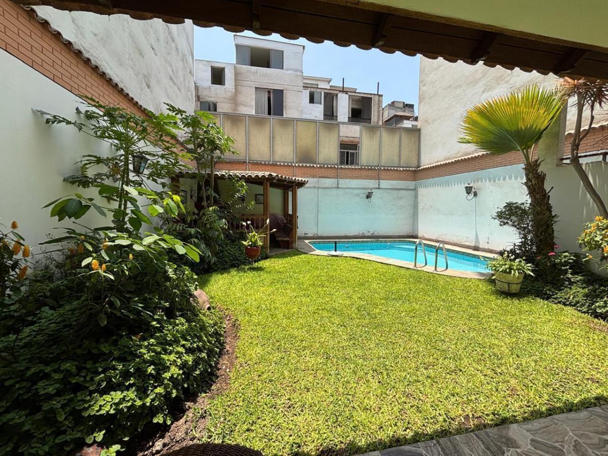 Venta de Casa en Santiago de Surco - Lima 8 Dormitorios 
