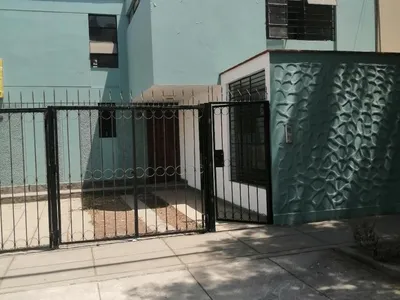 Venta de Casa en Santiago de Surco - Lima 5 Dormitorios