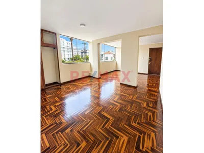 🏡 Departamento En Alquiler En Corpac, San Isidro | 2 Dormitorios, Vista Al Parque Y Cochera