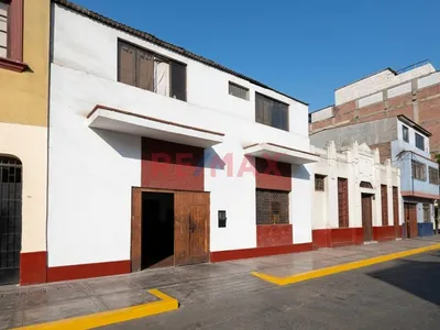 Venta De Casa Como Terreno Breña