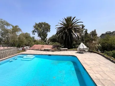 Venta de Casa en Santiago de Surco - Lima 6 Dormitorios