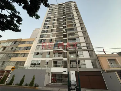 Alquiler Departamento En La Mejor Zona De Magdalena Con  Vista Panoramica Y Cochera