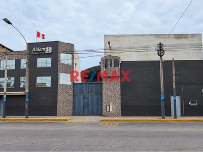Amplio Local Industrial En Av. Quilca – Callao