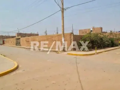 Venta Terreno 250M2 En Esquina Y Frente Al Parque En Puente Piedra