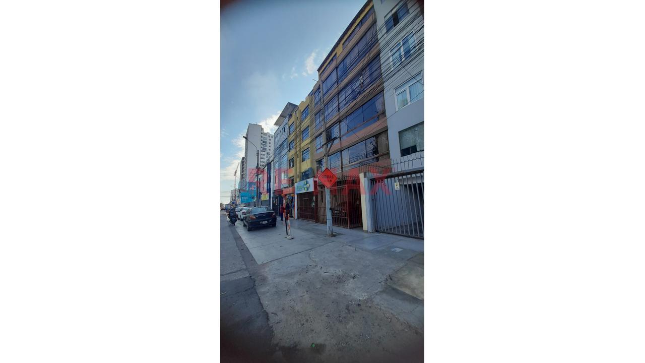 Departamento Dúplex En Primer Piso (Único En Ese Nivel) — Oferta Ideal Para Quienes Buscan Paz, Amplitud Y Seguridad.