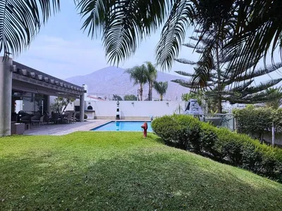 Venta de Casa en La Molina - Lima 4 Dormitorios