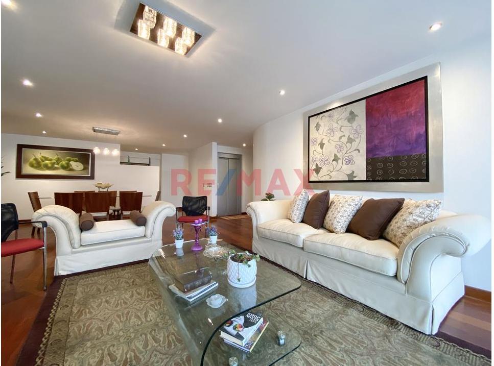 Venta de Departamento en Santiago de Surco - Lima 3 Dormitorios 