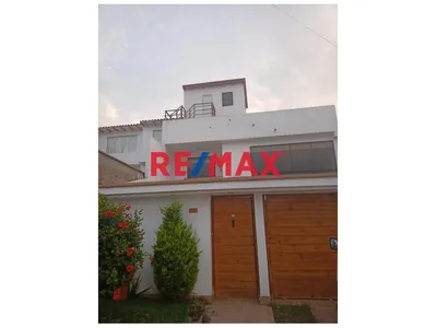 Casa En Venta En Chorrillos 3 Pisos Con Terraza Ideal Para Familia O Inversión
