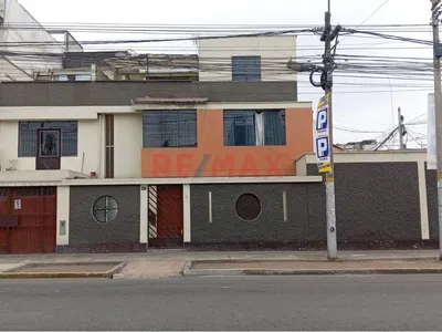 Casa En Venta En San Luis – 241 M² De Terreno En Esquina