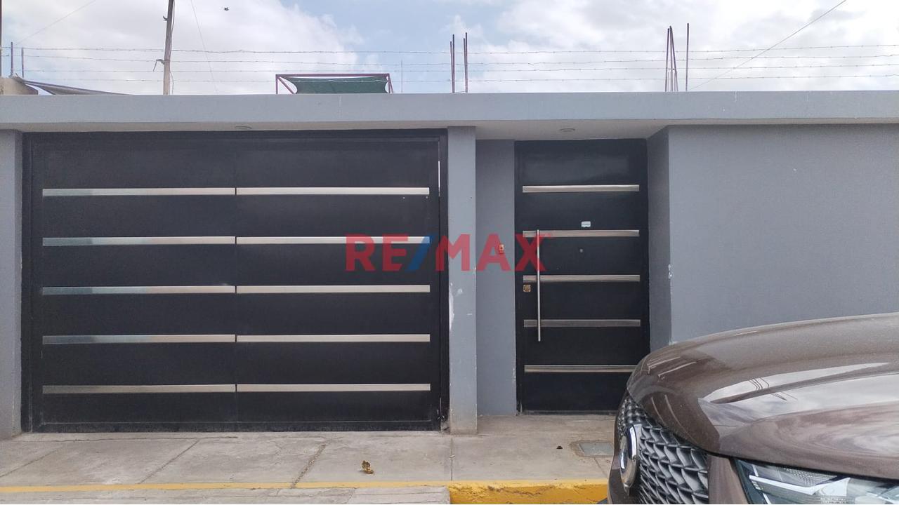 Amplia Casa En Venta En El Pedregal – 4 Dormitorios Y Cochera Para 3 Vehículos