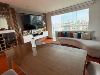 Venta de Departamento en Surquillo - Lima 4 Dormitorios