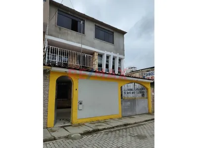 Amplia Casa Precio De Ocasion En Urb. Piura
