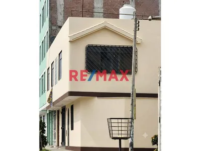 🏠 Se Vende Casa De Dos Pisos En Esquina — Carabayllo