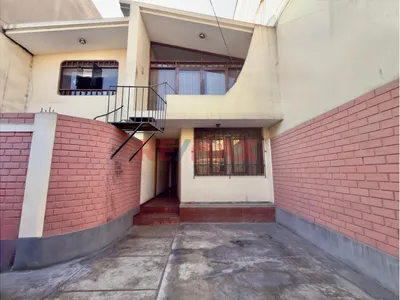 Vendo Amplia Y Estratégica Casa De 231 M² En Santa Patricia