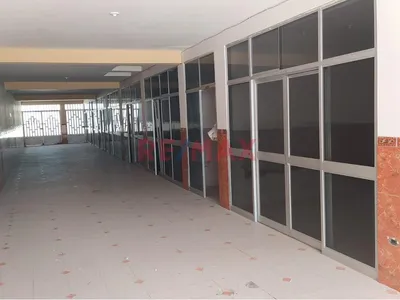 Venta De Amplio Local Comercial (1,267 M2) En El Centro De Camana