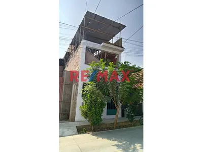 Vendo Casa De 2 Pisos Más Azotea Con Accesos Independientes