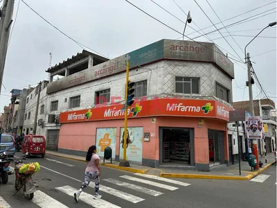 Se Alquila Local Comercial En La Zona Centrica De Barranca