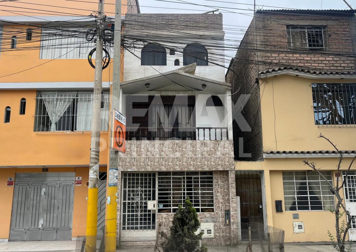 Venta de Casa en Comas - Lima 5 Dormitorios 