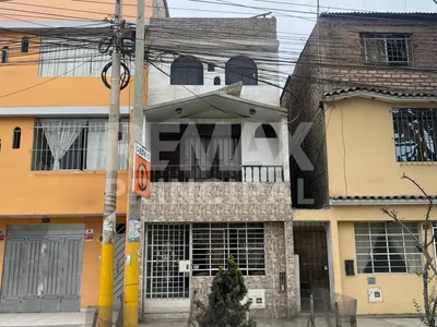 Venta de Casa en Comas - Lima 5 Dormitorios