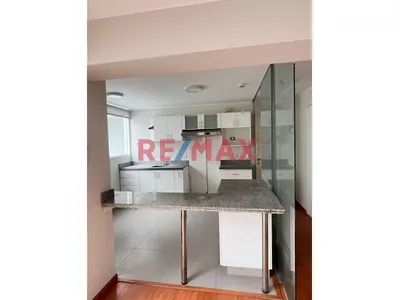 Excelente Duplex De 129.47 M2 Ubicado En La Cuadra 6 De Enrique Palacios. Excelente Zona, A Pasos De Av. Pardo, Santa Cruz, Óvalo Gutiérrez Y Parque Kennedy.