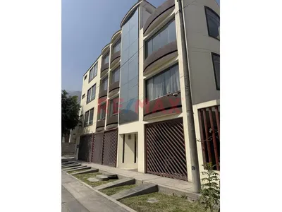 Venta Departamento En Chosica - Urb. Golf De Huampani (Lurigancho)