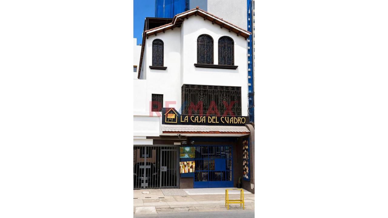 Local Comercial De 3 Pisos En Venta - Av. Arenales