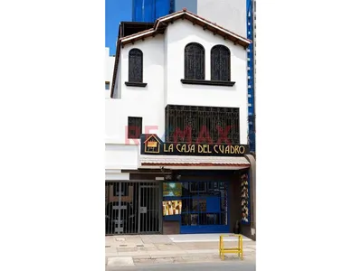 Local Comercial De 3 Pisos En Venta - Av. Arenales