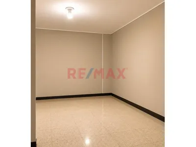 Vendo Estratégico Local Comercial De 52M² En San Isidro: Alta Exposición