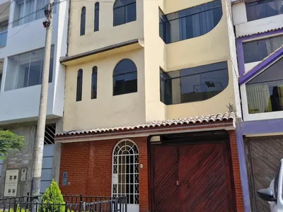 Venta de Departamento en Ate - Lima 9 Dormitorios