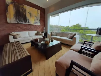 Venta de Departamento en Santiago de Surco - Lima 4 Dormitorios