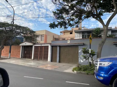 Venta de Terreno / Lote en Santiago de Surco - Lima 4 Dormitorios