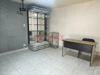 ¡Oportunidad Comercial Frente Al Mall Puruchuco! | Local De 20 M² Con Puerta A Calle