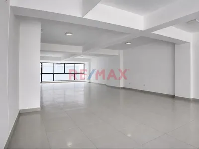 Local Comercial De Estreno En Cayma
