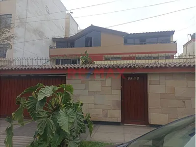 Casa En San Isidro Límite Con San Borja De 600 M² De Terreno – 5 Dormitorios, Jardines Amplios Y Enorme Potencial