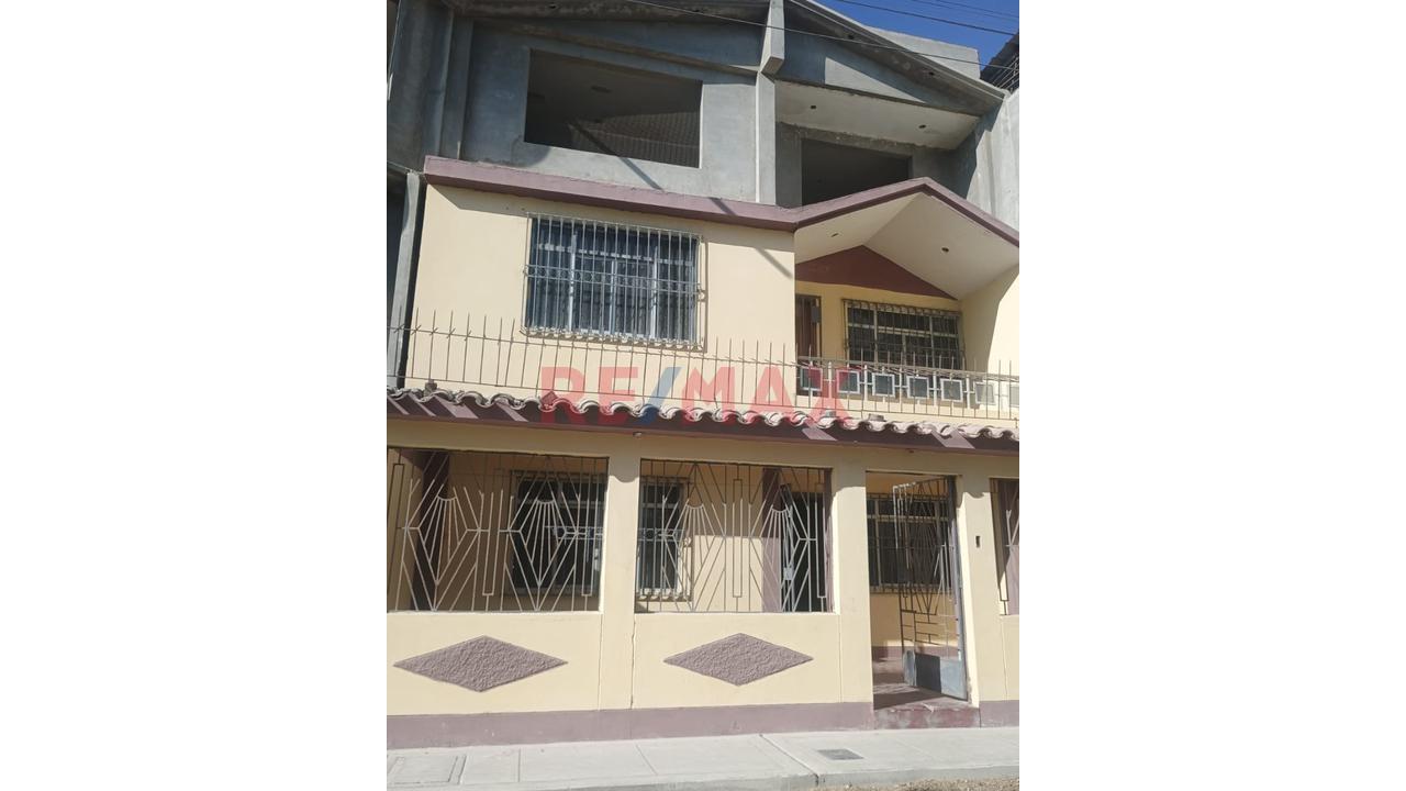 Venta De Casa En San Sebastian Tres Pisos-372 M2