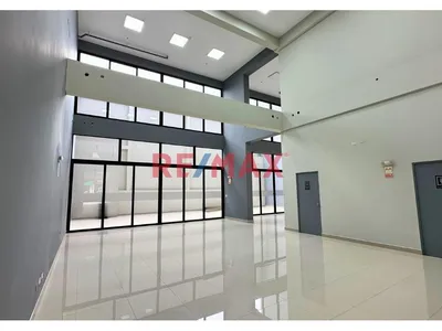 Local Comercial En Alquiler – San Isidro