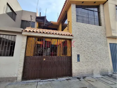 Se Vende Casa 2 Pisos Pedro Miotta, Sjm