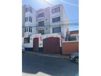Departamento En Venta 4To Piso Cerca Al Club Internacional Yanahuara