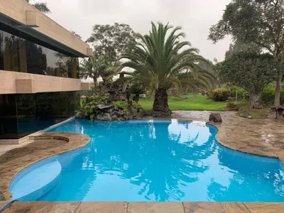 Venta de Casa en Santiago de Surco - Lima 4 Dormitorios