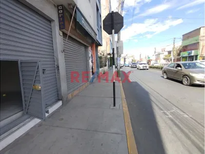 **Local Comercial En Alquiler – Excelente Ubicación En Av. Alcides Carrión**