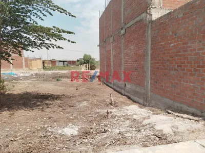 Vendo Terreno En La Urb. Las Palmeras 90Mt2