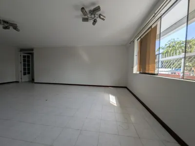 Venta de Departamento en Santiago de Surco - Lima 3 Dormitorios 